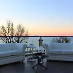 Konukevi Treglia 4*