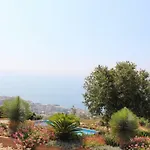 Konukevi Treglia 4*
